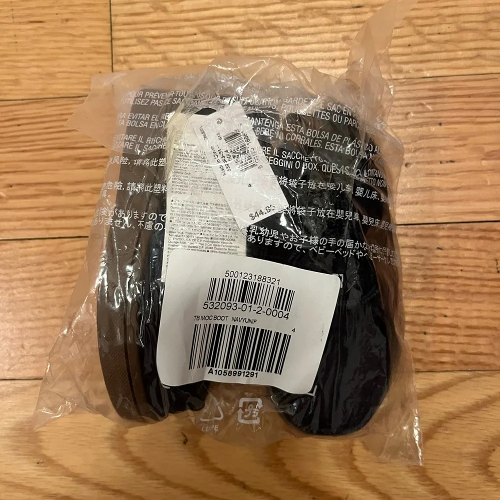 NWT Baby and Toddler Moc Boot Moccasins Size 4